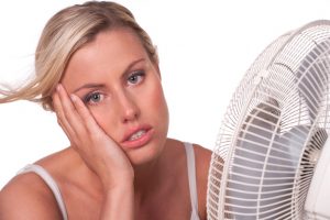 woman-with-fan