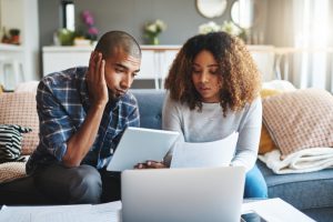 couple-doing-research